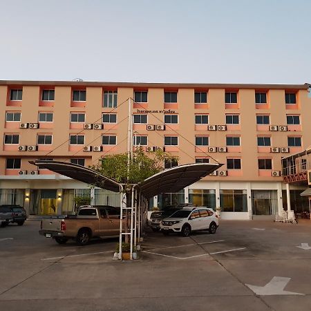 K.S.Pavilion Hotel Nakhonratchasima Екстериор снимка