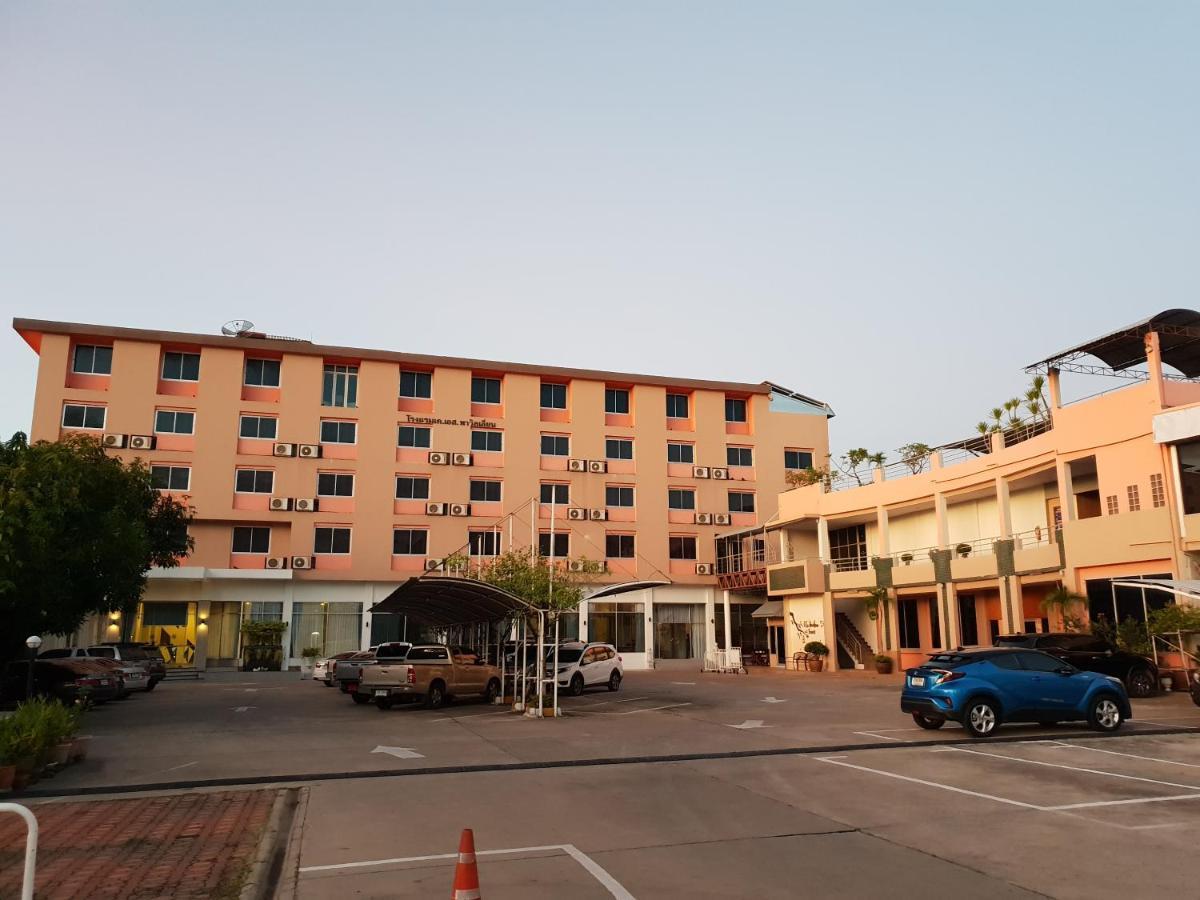 K.S.Pavilion Hotel Nakhonratchasima Екстериор снимка